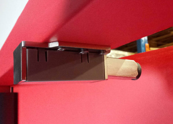 FINGER-ALERT-DOOR-SLAM-STOPPER-PICTURE